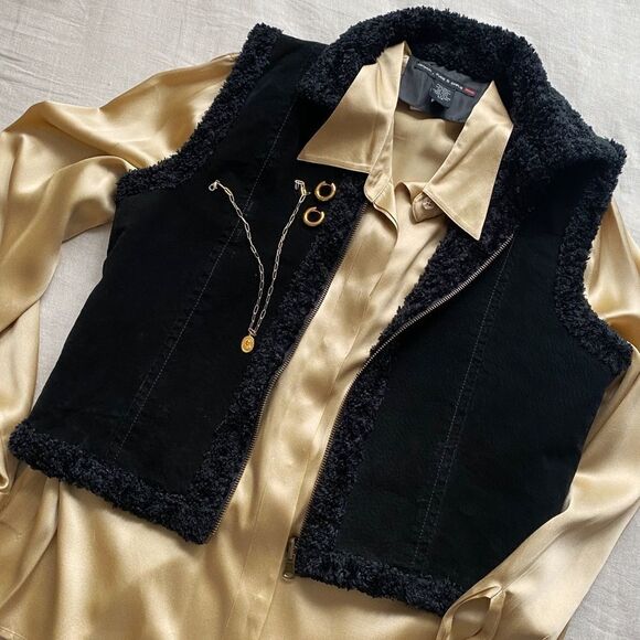 Vintage Jackets & Blazers - NWOT 100% Genuine Leather Reversible Sherpa Vest